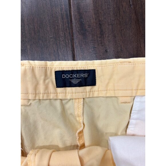 Dockers Mens Yellow Flat Front Relaxed Fit Shorts W36 Cotton - Picture 5 of 9